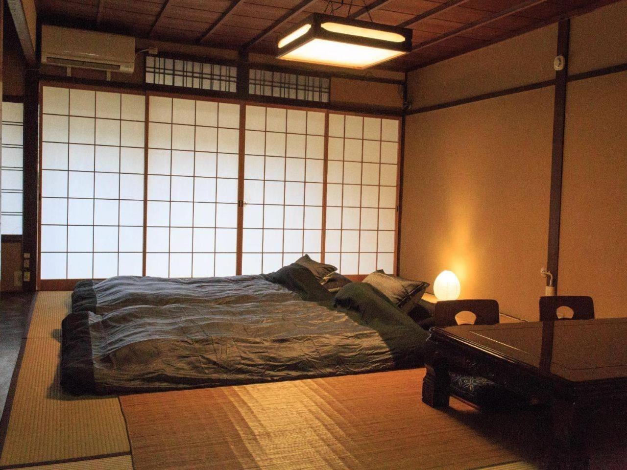 京都二条城近く京町屋120年の歴史に泊まる Buitenkant foto