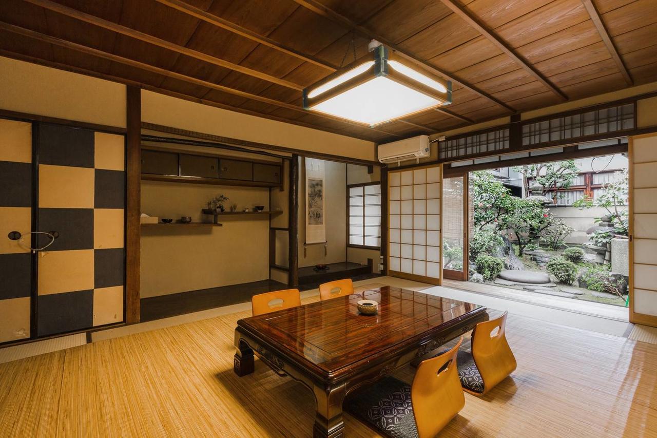 京都二条城近く京町屋120年の歴史に泊まる Buitenkant foto