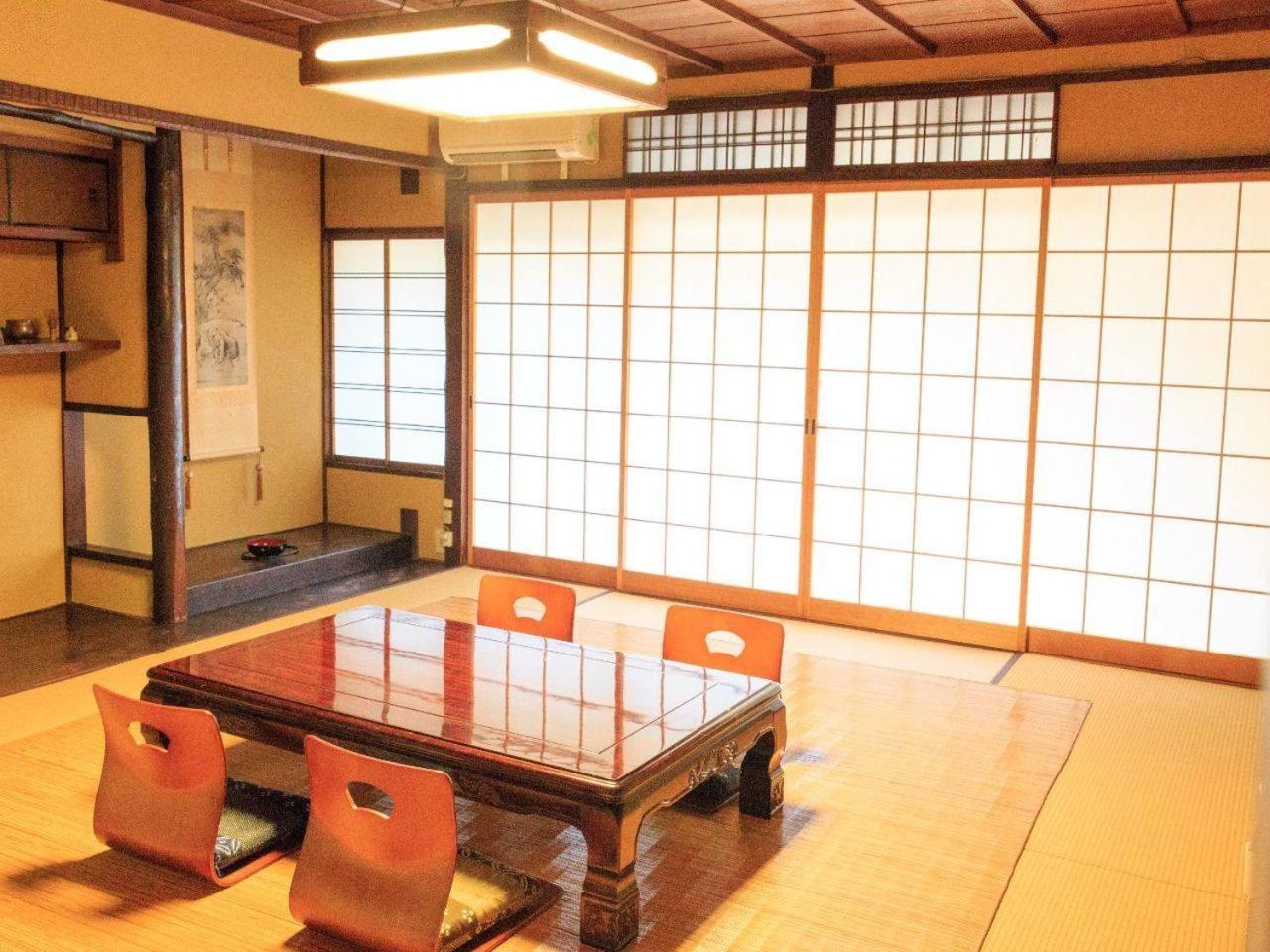 京都二条城近く京町屋120年の歴史に泊まる Buitenkant foto