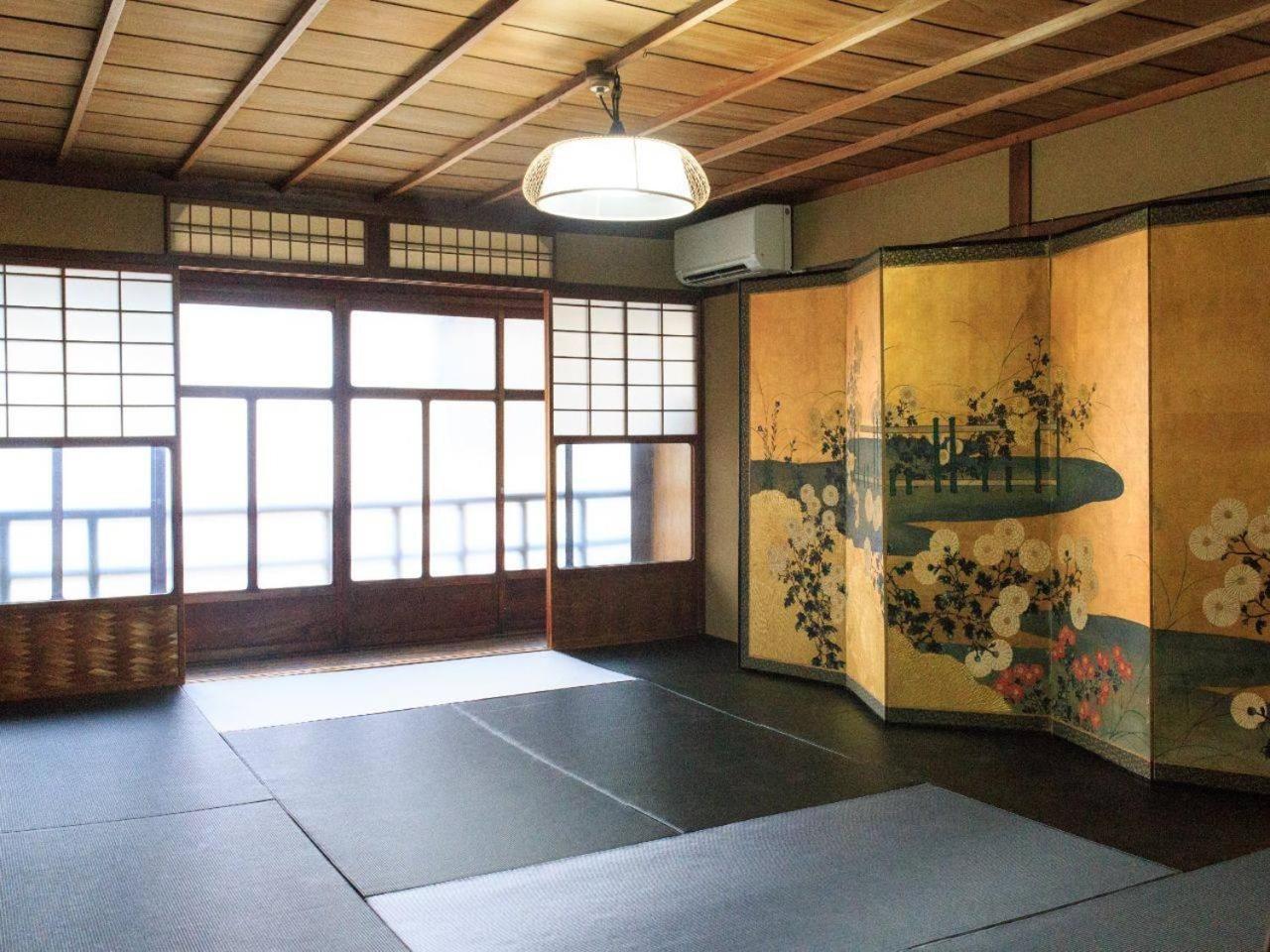 京都二条城近く京町屋120年の歴史に泊まる Buitenkant foto