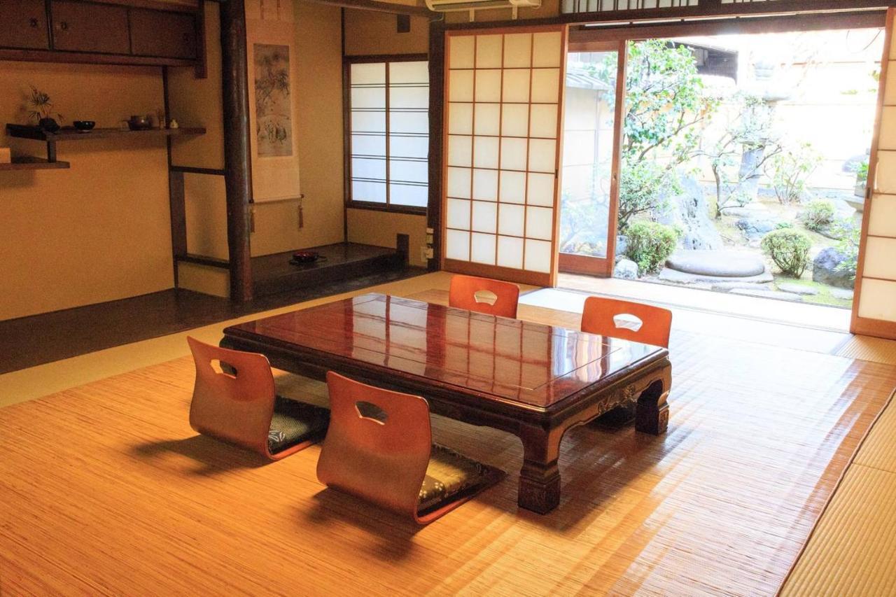 京都二条城近く京町屋120年の歴史に泊まる Buitenkant foto